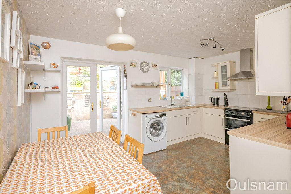 Property photo 3 of 18 Picture No. 12