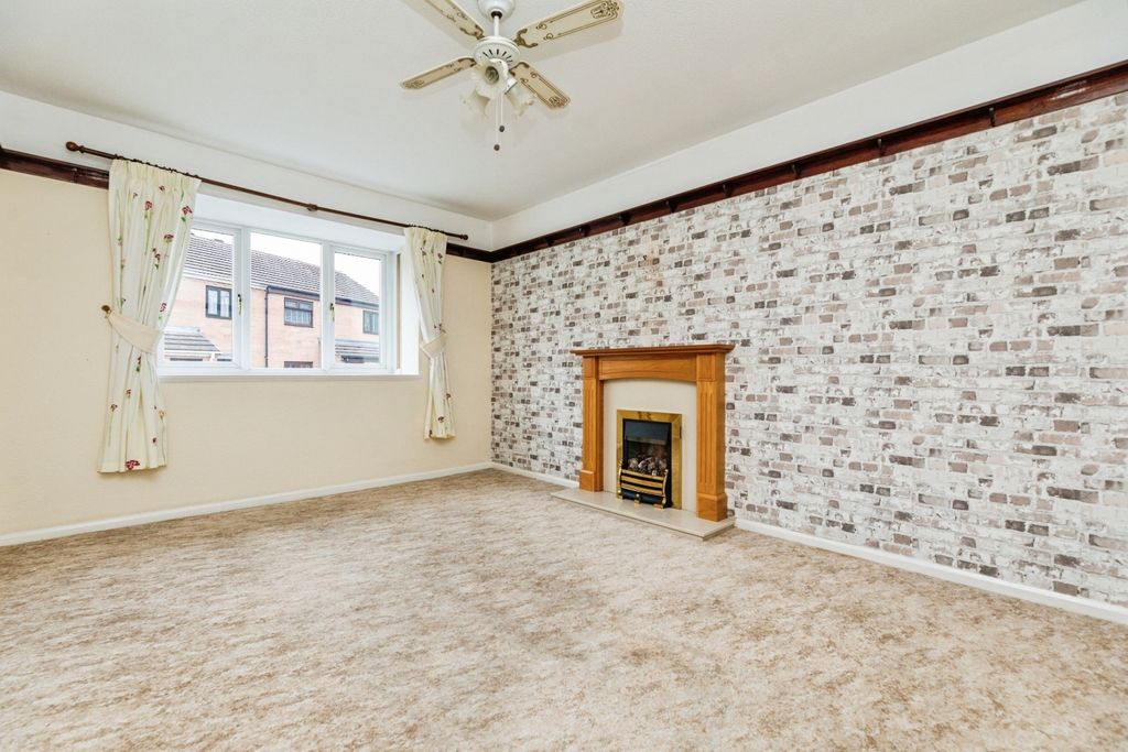 Property photo 3 of 15 Pbox-Img.Jpg
