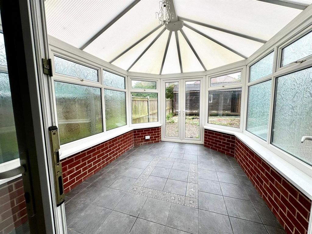 Property photo 3 of 10 Conservatory