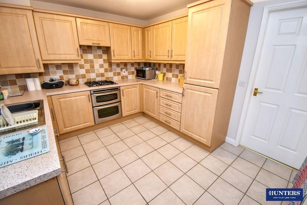 Property photo 2 of 19 Kitchen