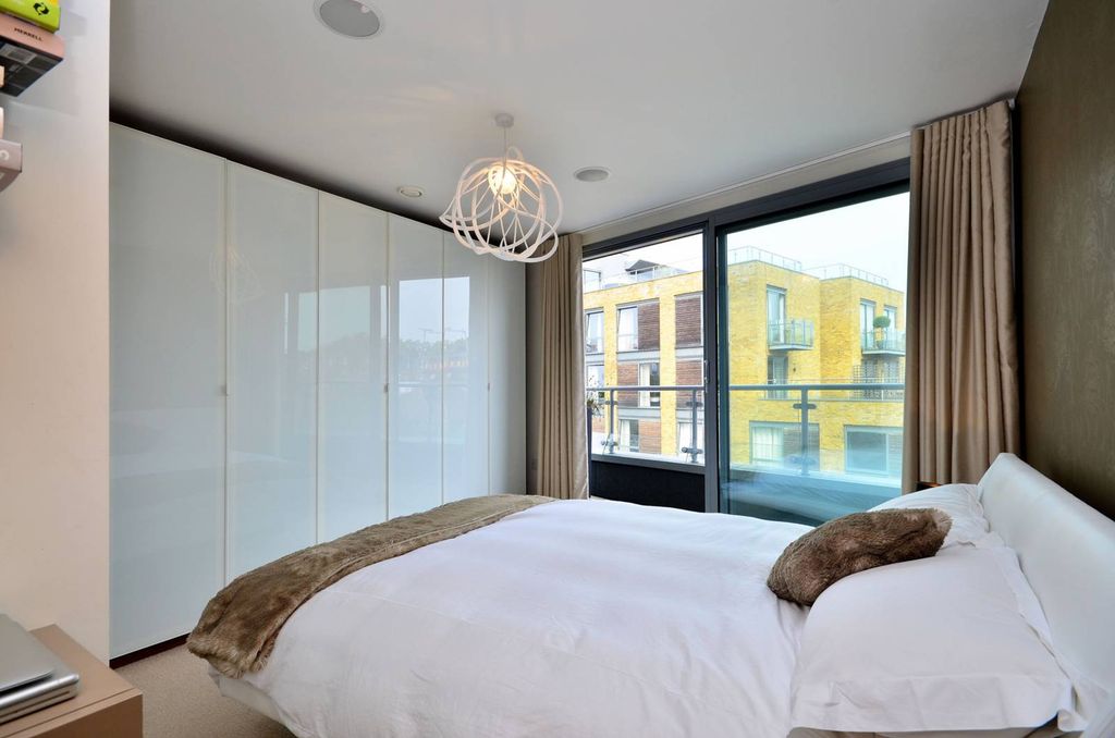 Property photo 1 of 21