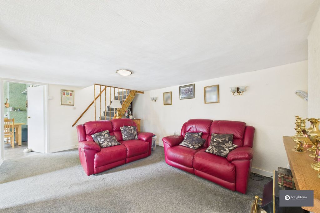 Property photo 3 of 35