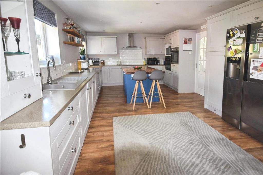 Property photo 2 of 17 Kitchen/Diner