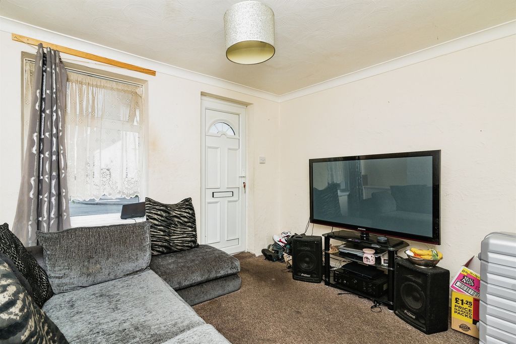 Property photo 3 of 13