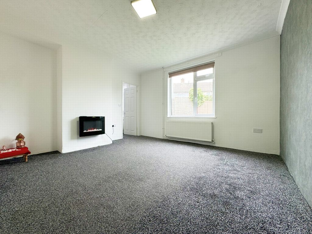 Property photo 2 of 12 Lounge