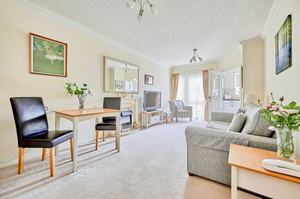 Property photo 2 of 13