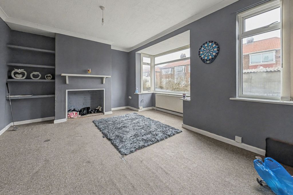 Property photo 3 of 17 7 Doxford Gardens, Newcastle Upon Tyne, Ne5 3Lu