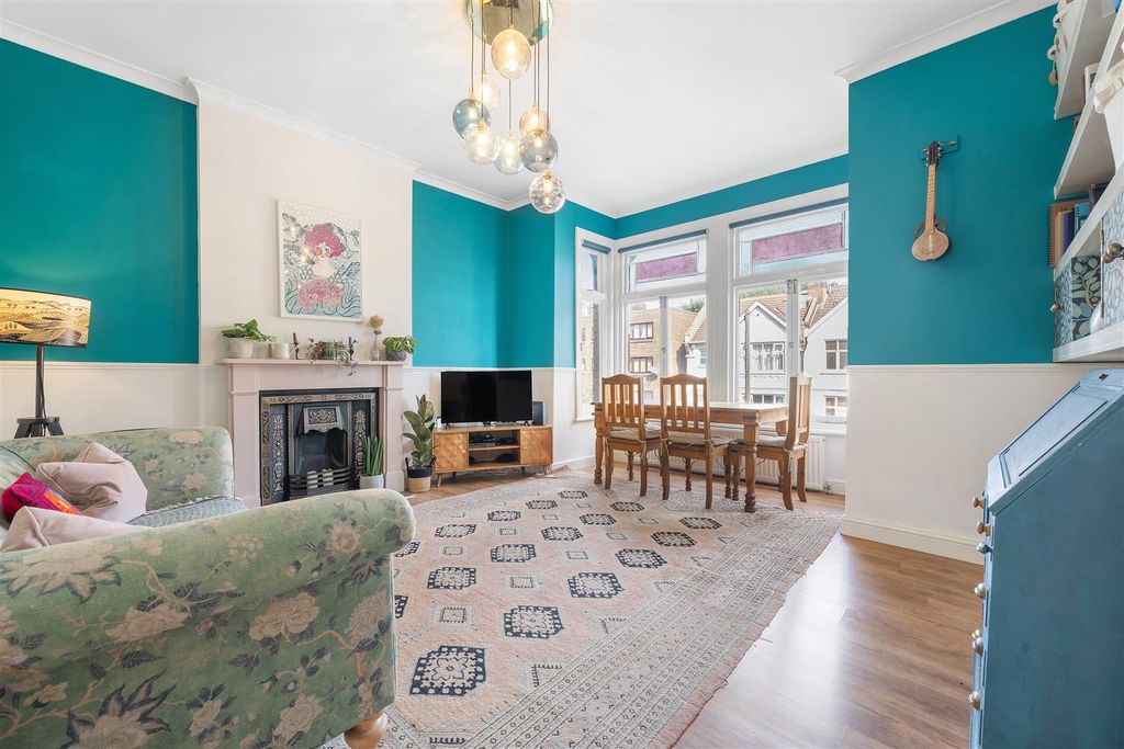 Property photo 1 of 14 Knollys Road-2.Jpg