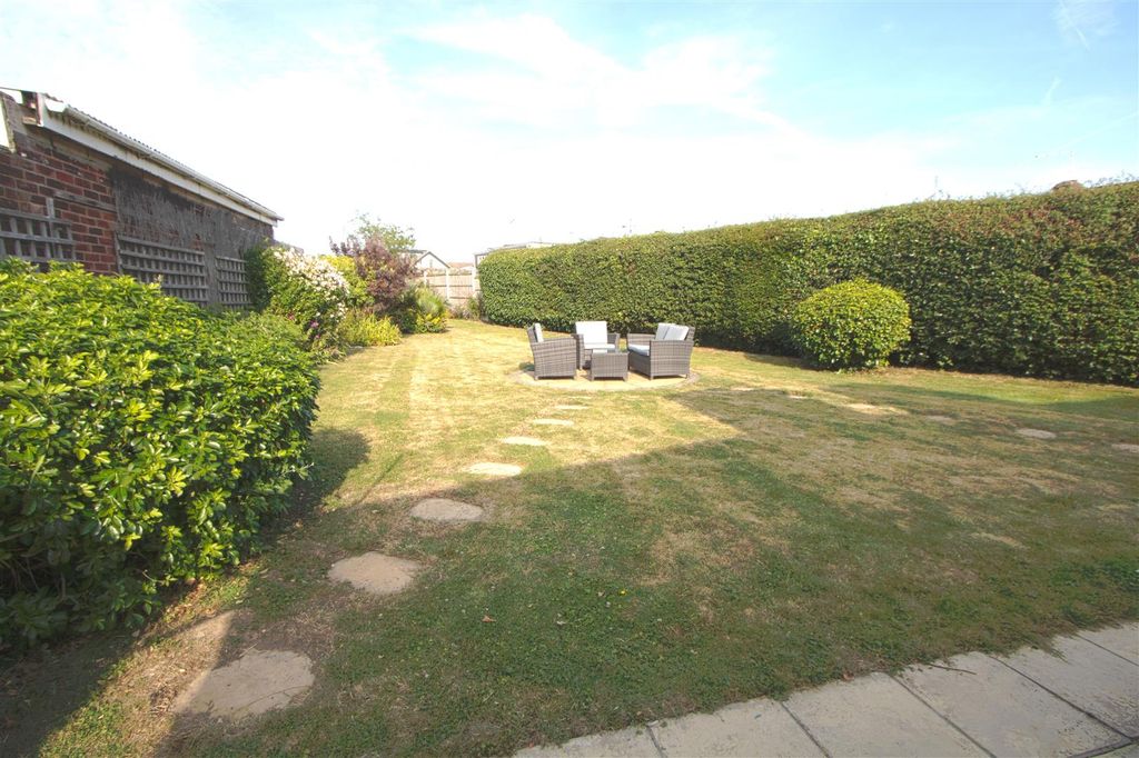 Property photo 1 of 20 Garden2.Jpg