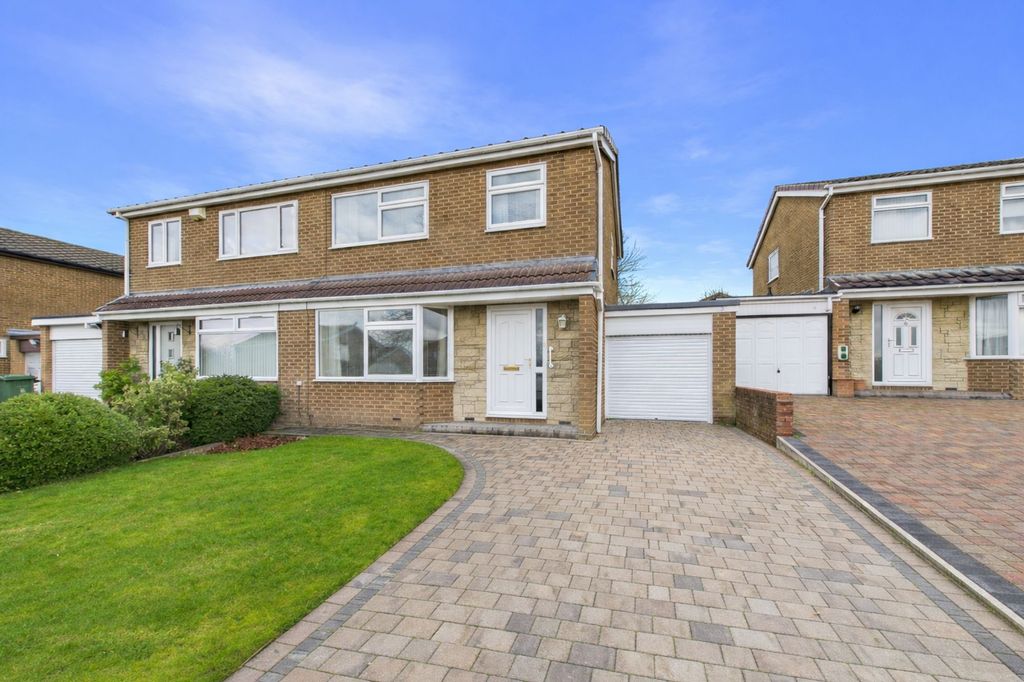 Property photo 1 of 12 External