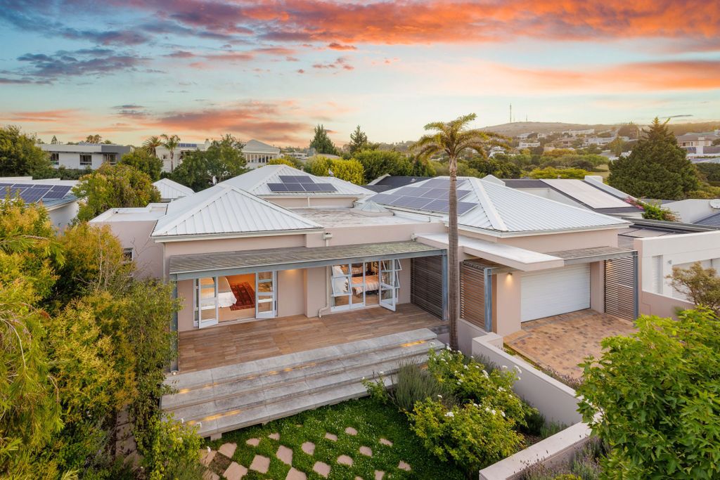 Property photo 1 of 47 Dbv1720050