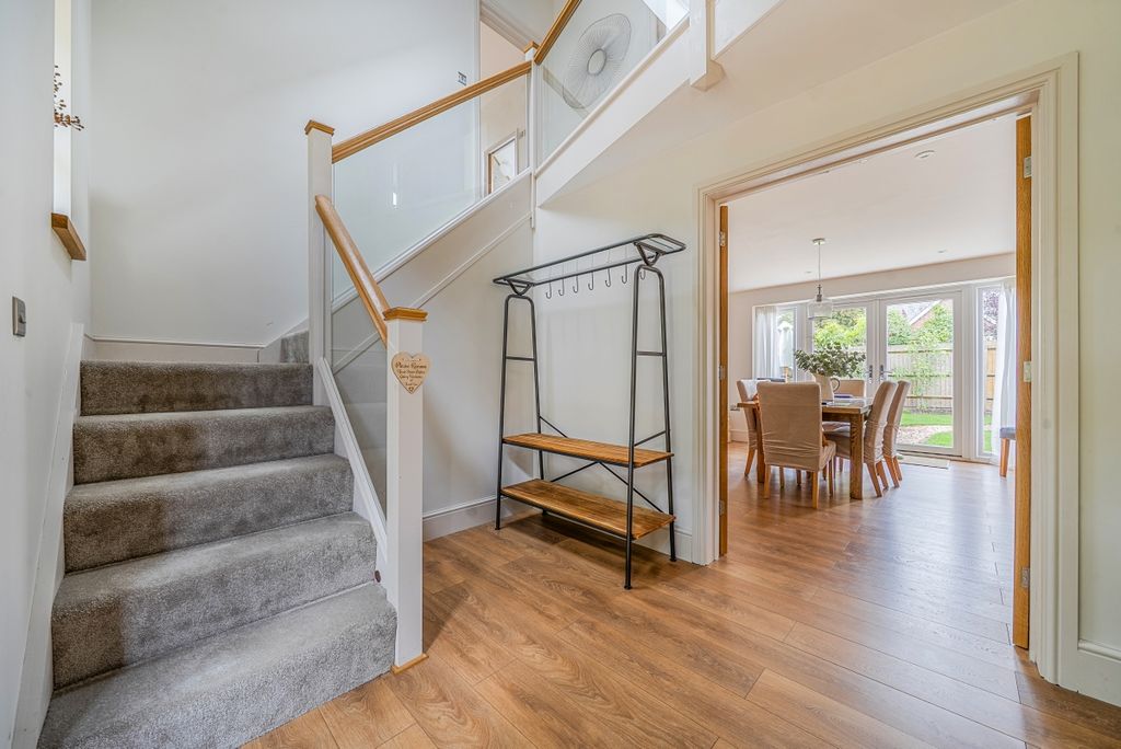 Property photo 3 of 21 1353603-26-68c193...