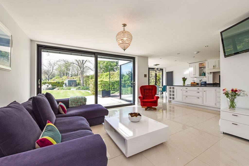 Property photo 3 of 26