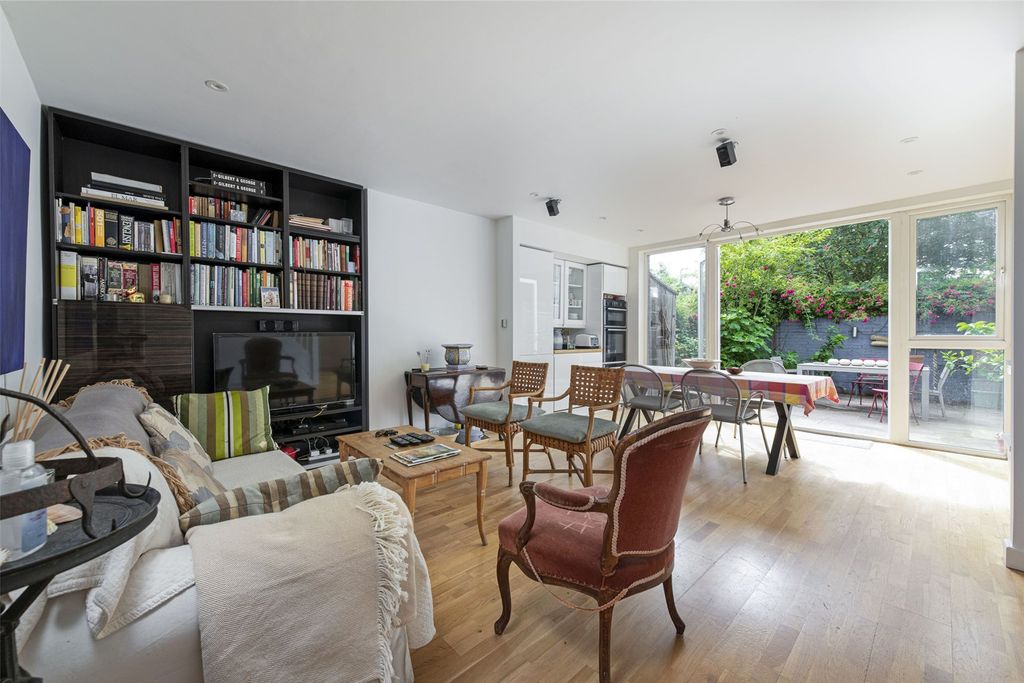 Property photo 2 of 12 Living Room