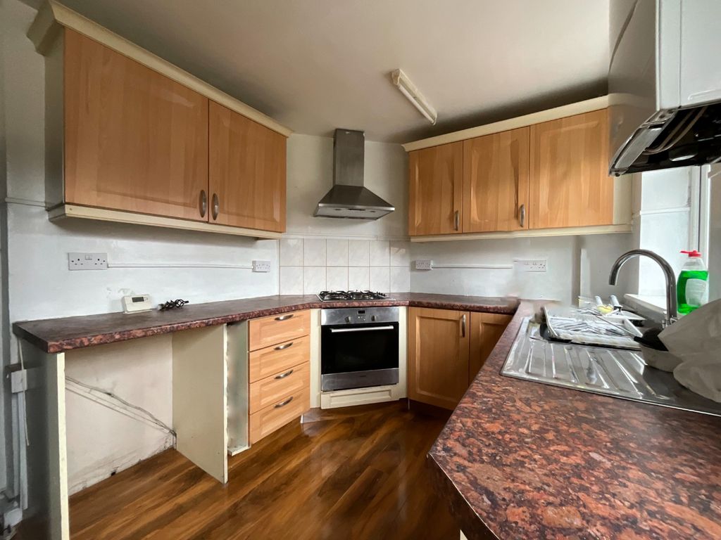 Property photo 2 of 14 3896465