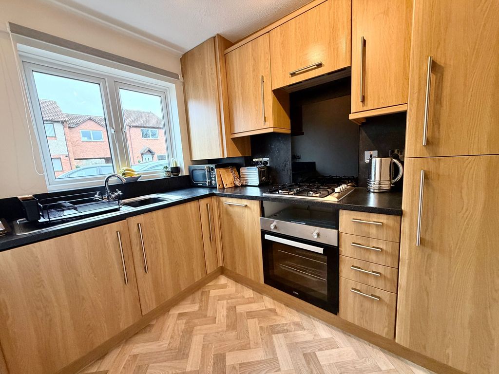 Property photo 3 of 14 Kitchen