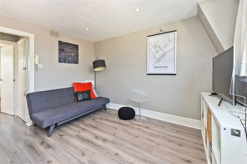 Property photo 3 of 8 A085i00000L96Usaaj_Bgo110077_09.Jpg