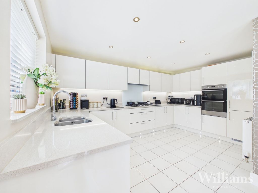 Property photo 2 of 23