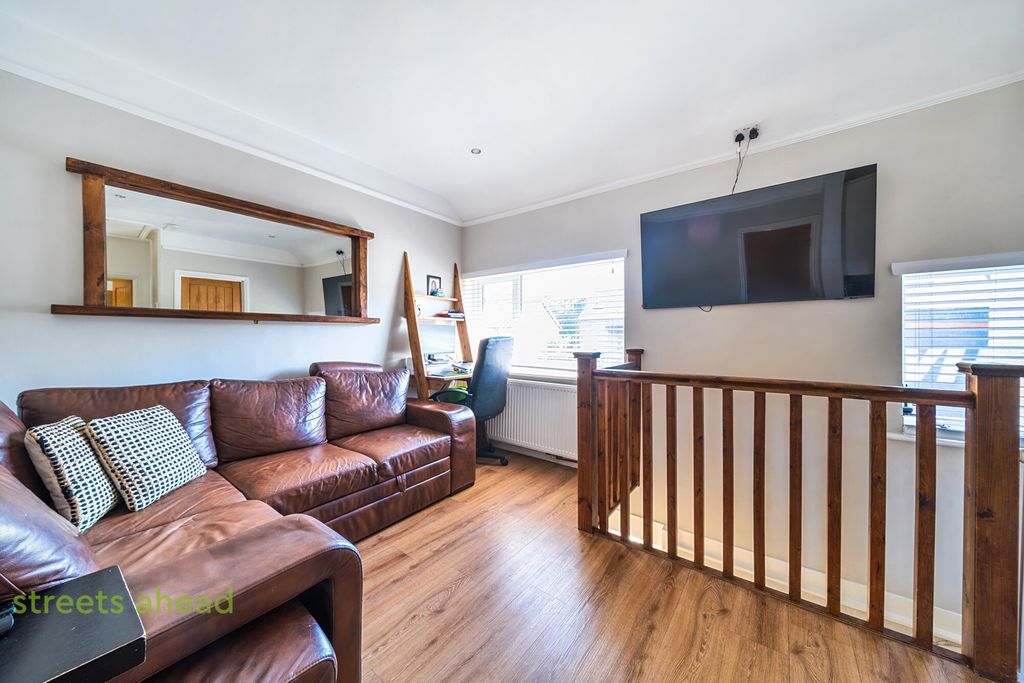 Property photo 2 of 14 A3806d0c-Cb13-4Fa...