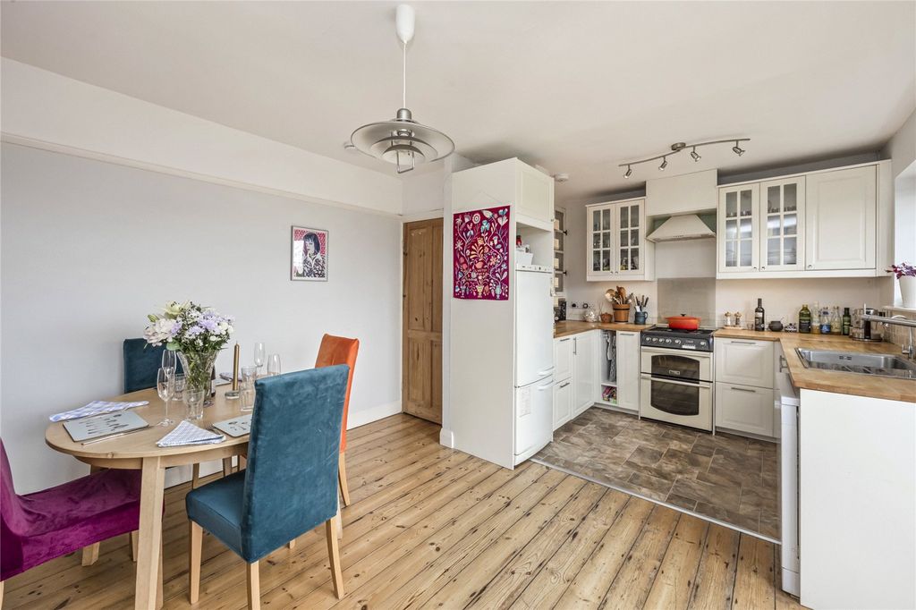 Property photo 2 of 25 Kitchen Diner