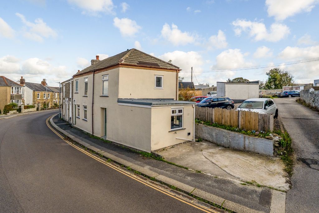 Property photo 2 of 12 5549115