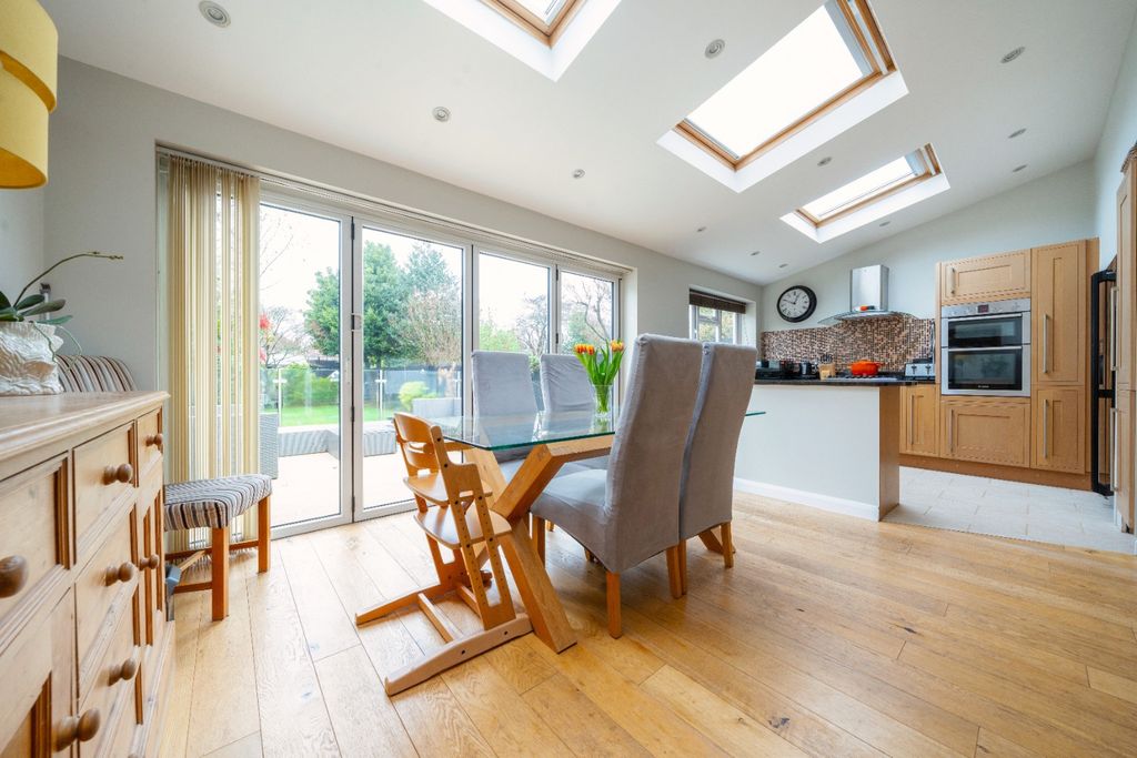 Property photo 2 of 26 315352