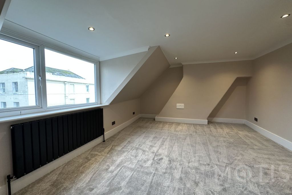 Property photo 2 of 6 Photo 9