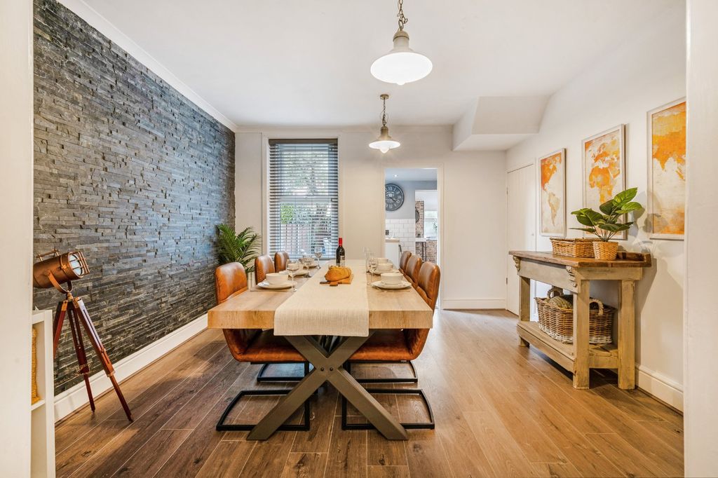 Property photo 2 of 18 Dining Room