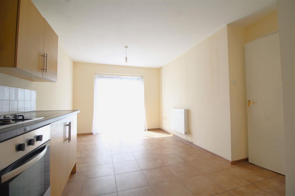Property photo 3 of 10 Kitchen 2.Jpg