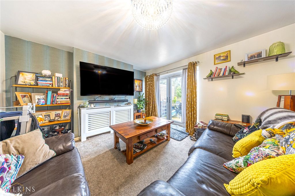 Property photo 2 of 32 Picture No. 02