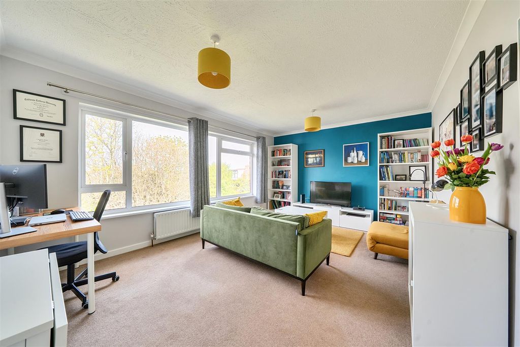 Property photo 2 of 13 1437063-18-69De3465cc0F6.Jpg