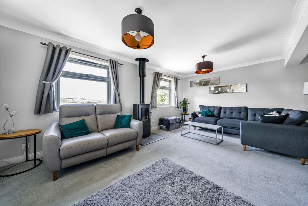 Property photo 2 of 29