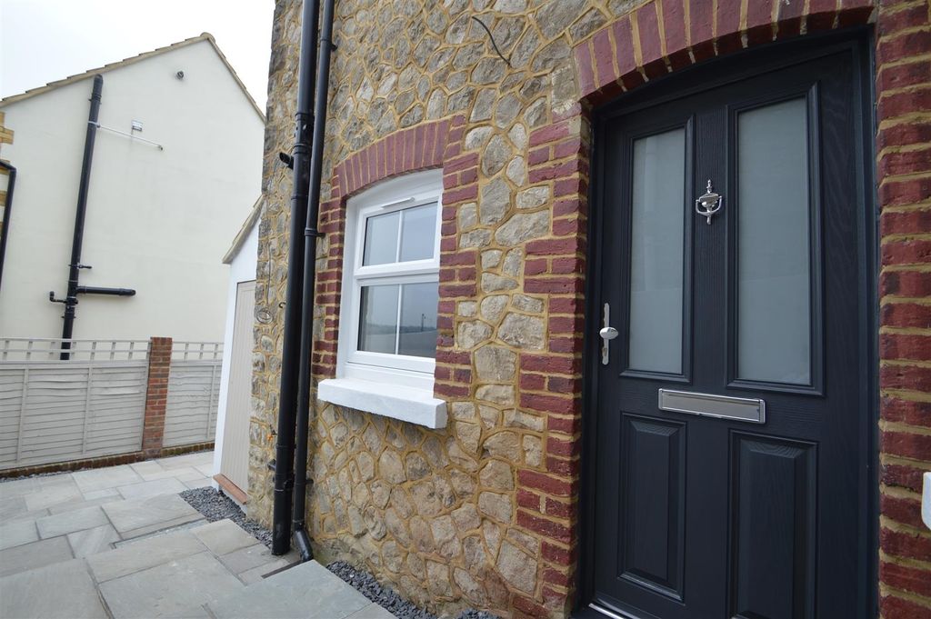 Property photo 1 of 10 ## Entrance.Jpg