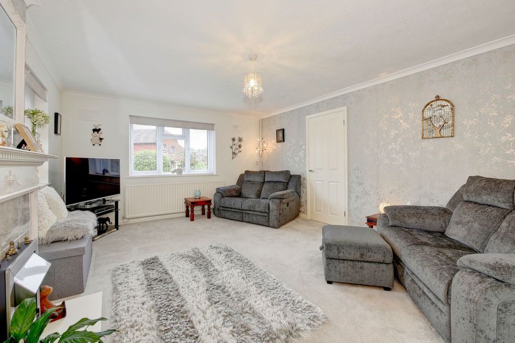 Property photo 3 of 32