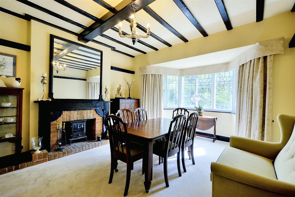 Property photo 3 of 18 Formal Dining Room.Jpeg