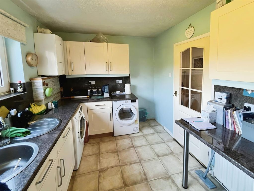 Property photo 3 of 14 B17c0c17-1000063425.Jpg