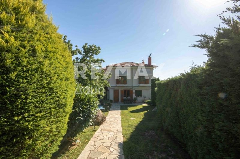 Property photo 1 of 25