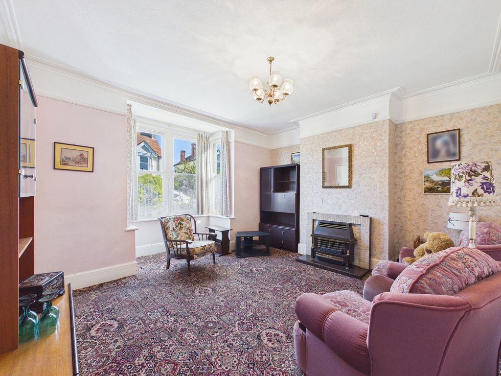 Property photo 2 of 20