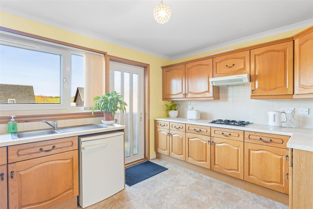 Property photo 3 of 37 8.Jpg