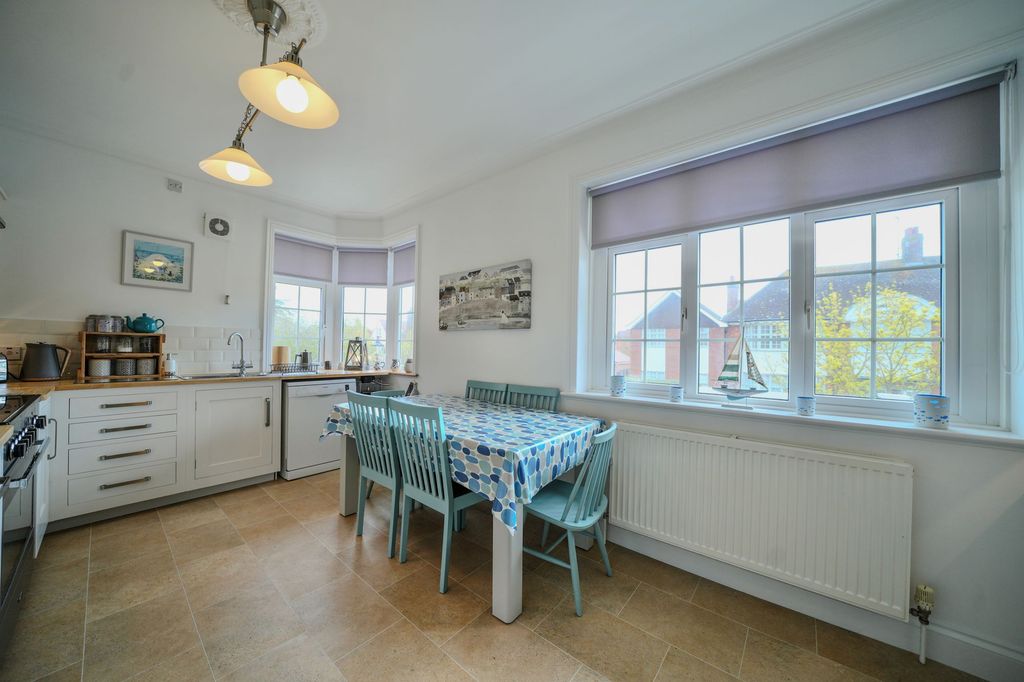 Additional image 9 of 3 bed flat for saleCliff Avenue, Leylands NR27