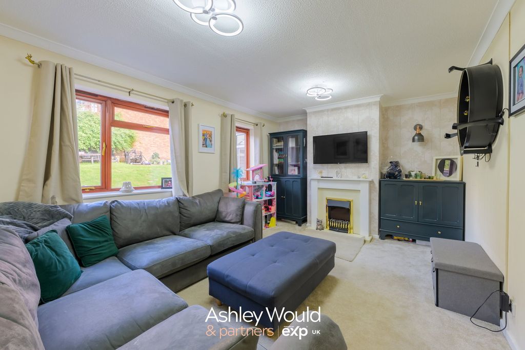 Property photo 2 of 16
