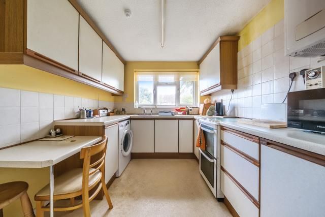 Property photo 2 of 10 Kitchen