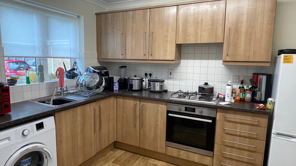 Property photo 3 of 6