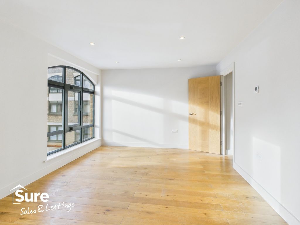 Property photo 3 of 20 4731183