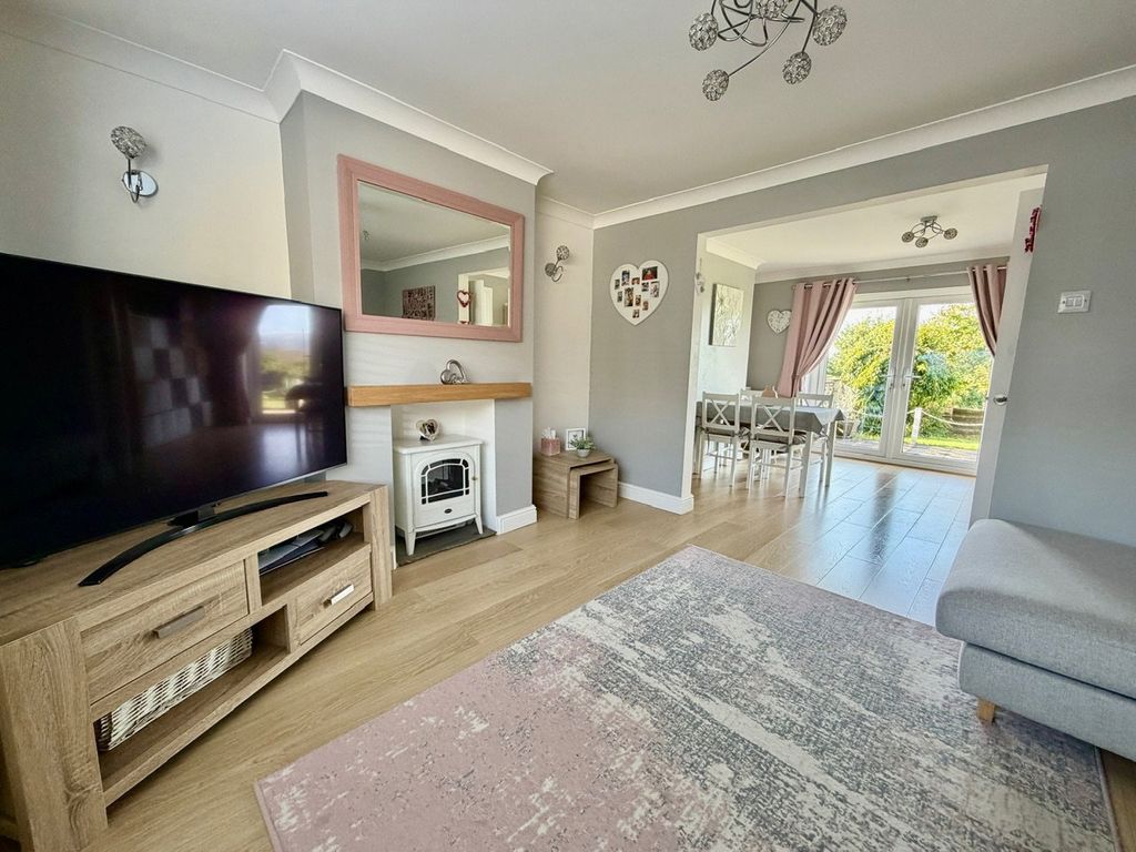 Property photo 3 of 42