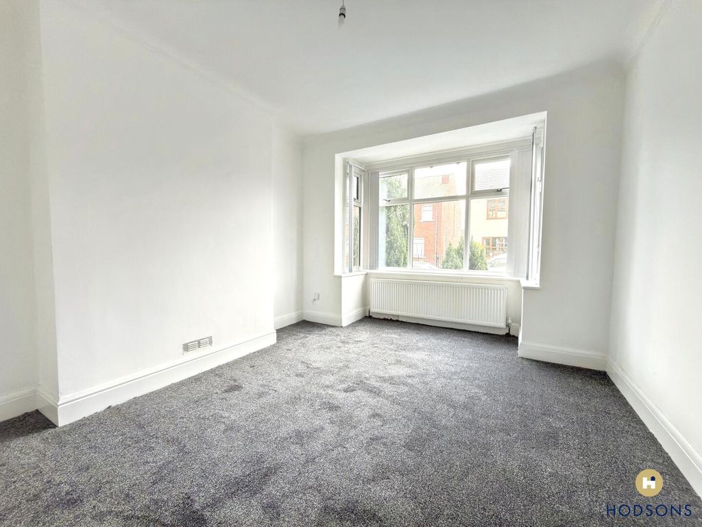 Property photo 3 of 13 Living Room