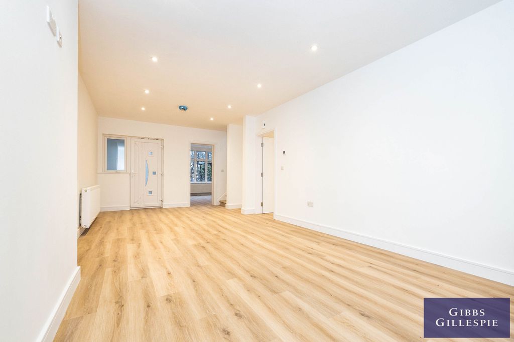 Property photo 2 of 10 2