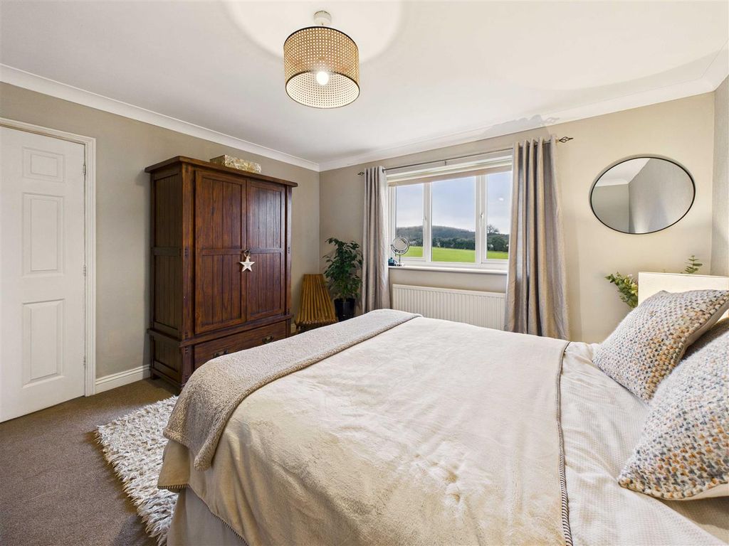 Property photo 2 of 26 Bedroom 1