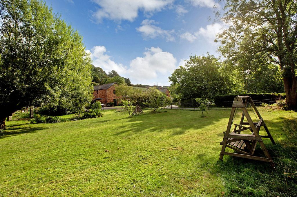 Property photo 2 of 36