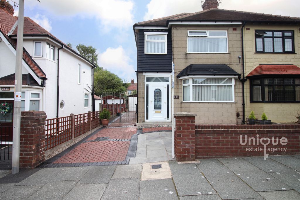 Property photo 1 of 28